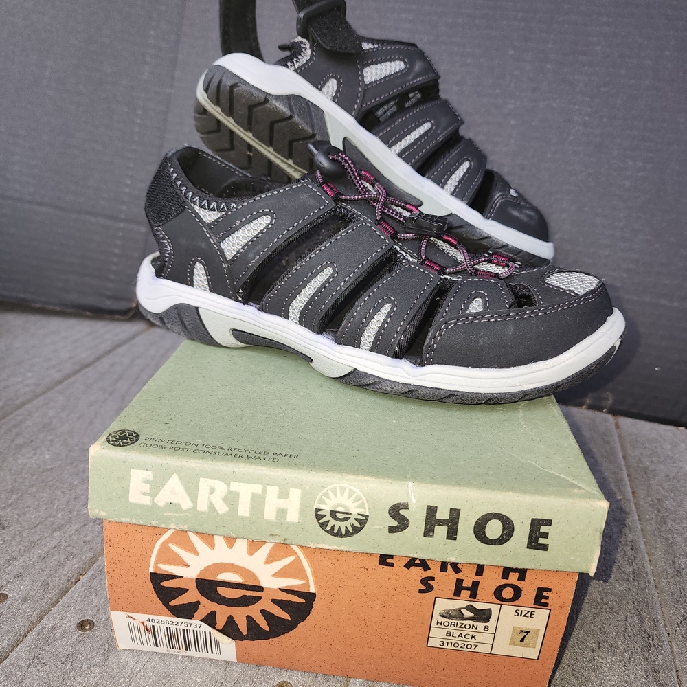 Earth Shoe Women's Black Athletic Sandals